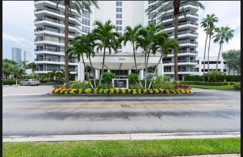 Mystic Pointe 200 Apt #304