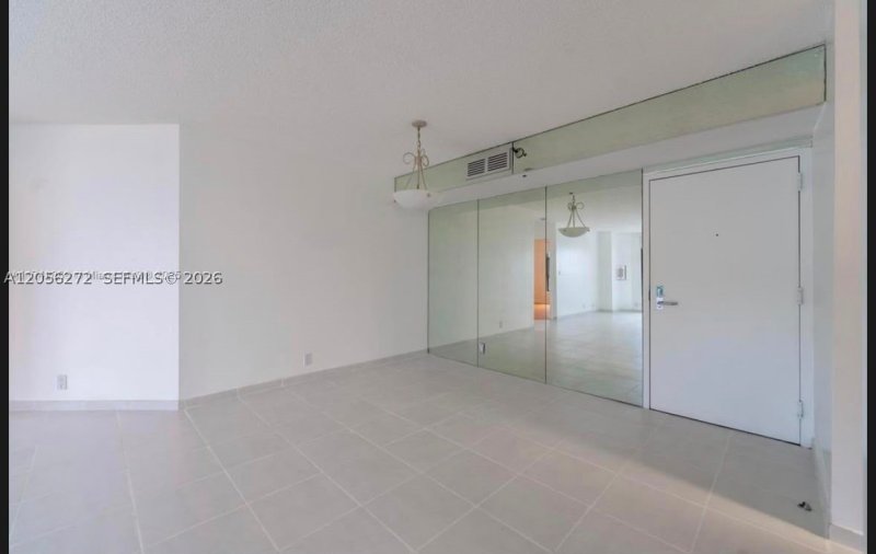 Aluguel de apartamento no Mystic Pointe 200 304