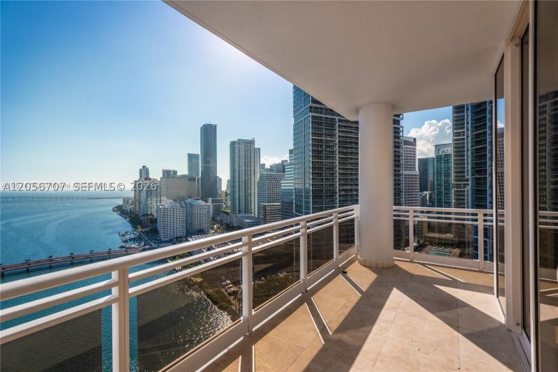 Apartment for rent at Carbonell 3004