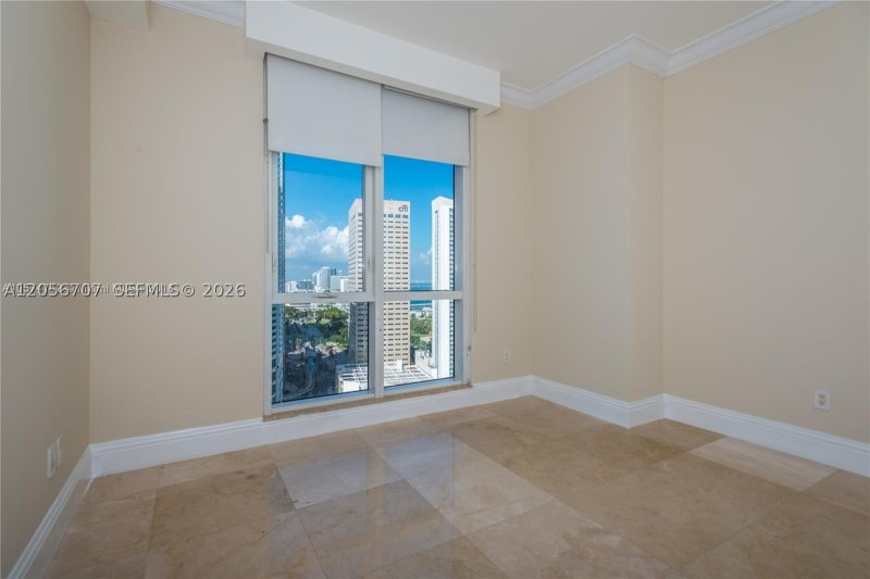 Apartment for rent at Carbonell 3004
