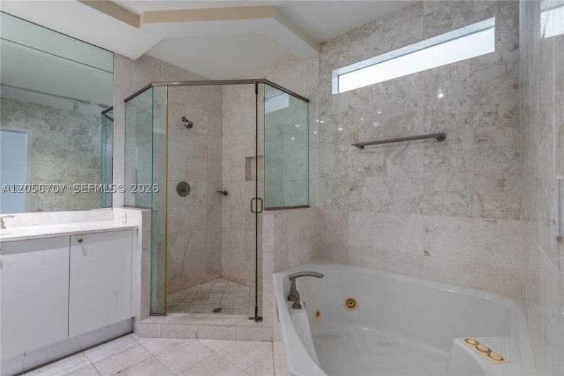 Apartment for rent at Carbonell 3004