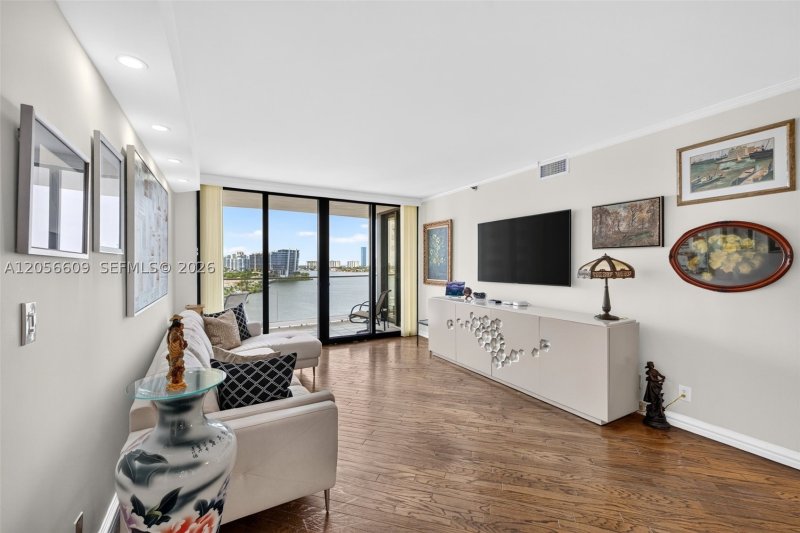 Comprar apartamento en Williams Island 2800 1005
