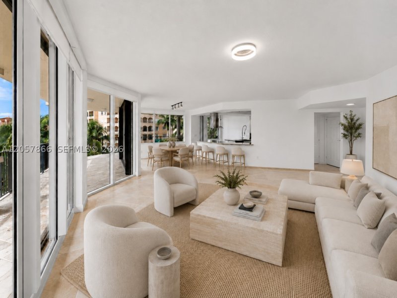Comprar apartamento en Verona At Deering Bay 404