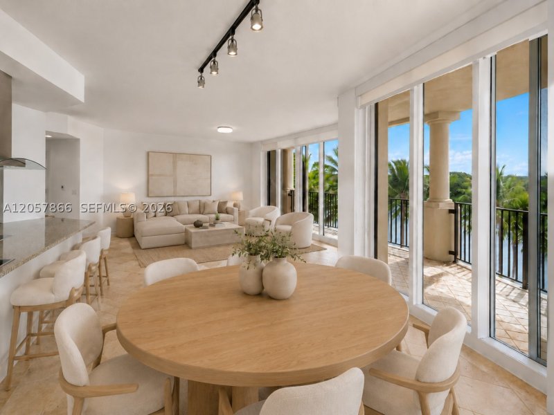 Comprar apartamento en Verona At Deering Bay 404