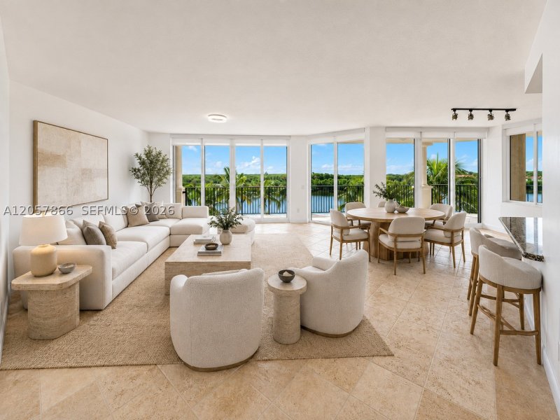 Comprar apartamento en Verona At Deering Bay 404