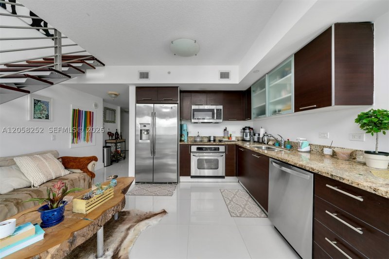 Property photo # 9