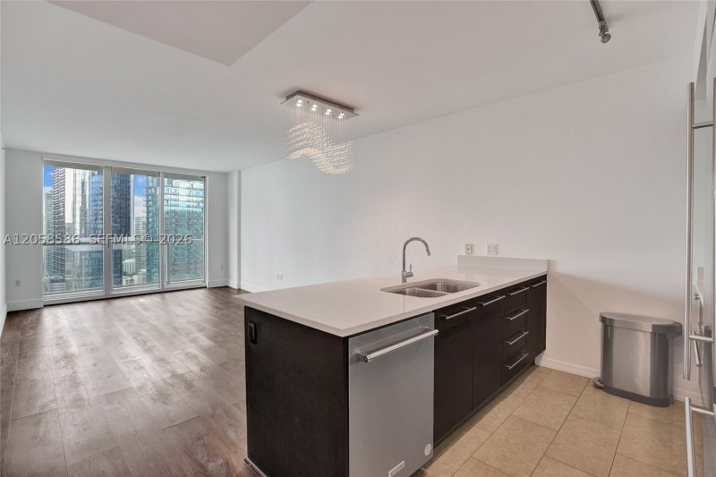 Comprar apartamento no 500 Brickell West Tower 3604