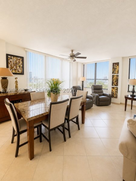 Condo for sale at Alexander Towers 401