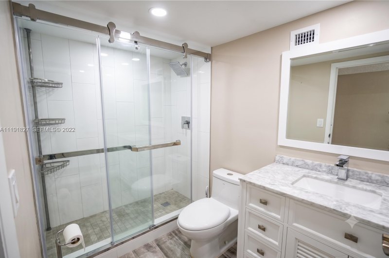 Apartment for rent at Plaza of the Americas 529