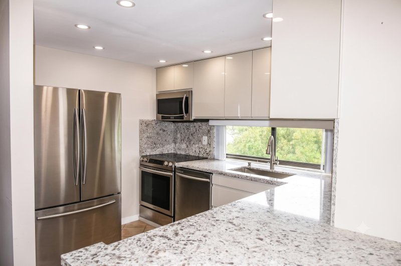 Apartment for rent at Plaza of the Americas 529