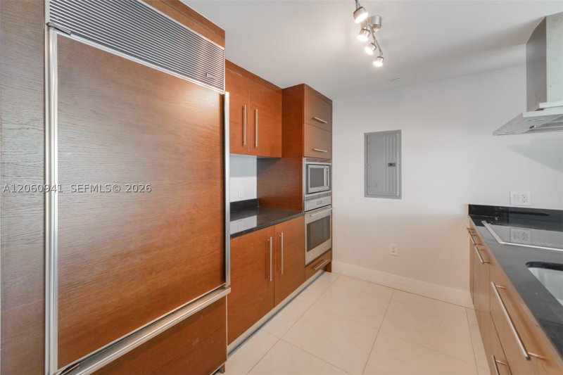 Apartment for rent at Icon Brickell Tower II 5205