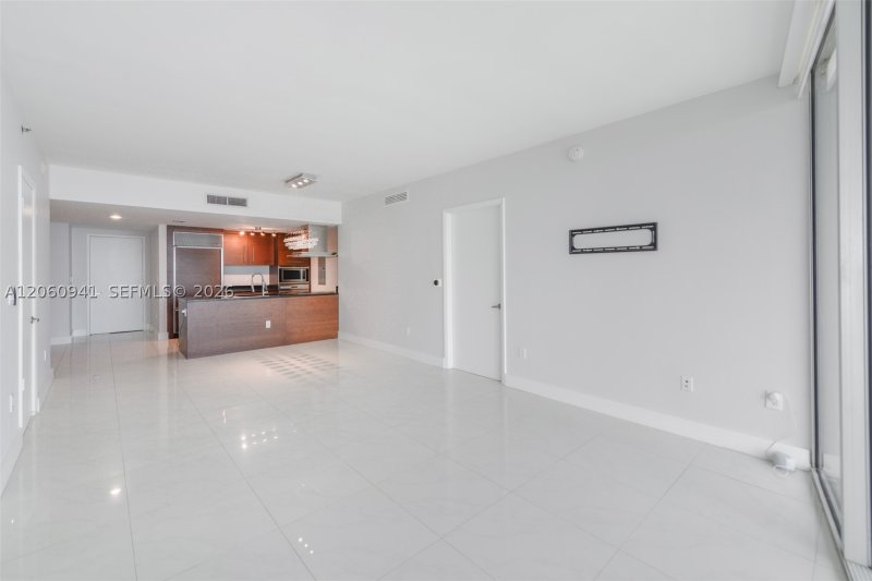 Apartment for rent at Icon Brickell Tower II 5205