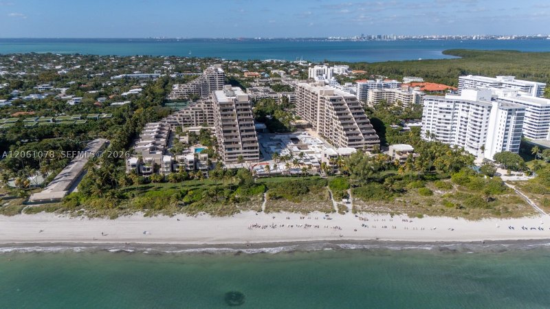 Alquiler de apartamento en Key Colony III Emerald Bay 127