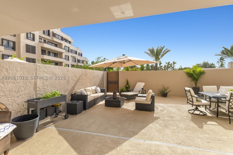 Key Colony III Emerald Bay Apt #127