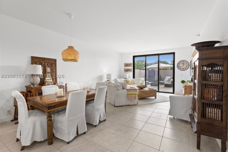 Alquiler de apartamento en Key Colony III Emerald Bay 127