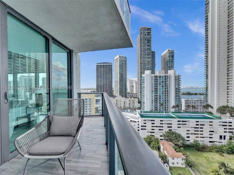 Apartment for rent at Icon Bay 1701
