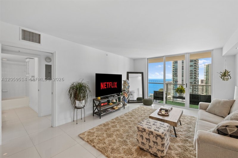 Condo for sale at Mark on Brickell 2005