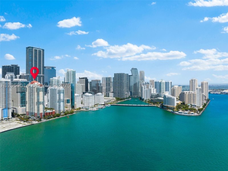 Condo for sale at Mark on Brickell 2005