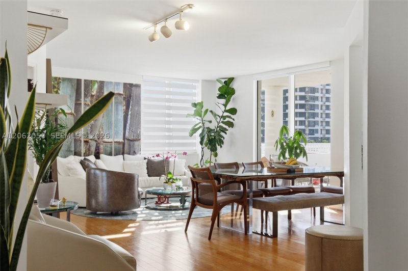 Comprar apartamento no Courvoisier Courts 610