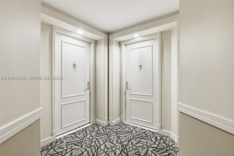 Comprar apartamento no Courvoisier Courts 610