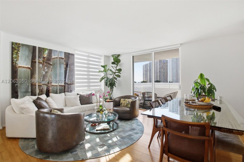 Comprar apartamento no Courvoisier Courts 610