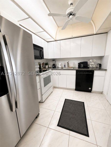 Condo for sale at Olympus Towers 1207