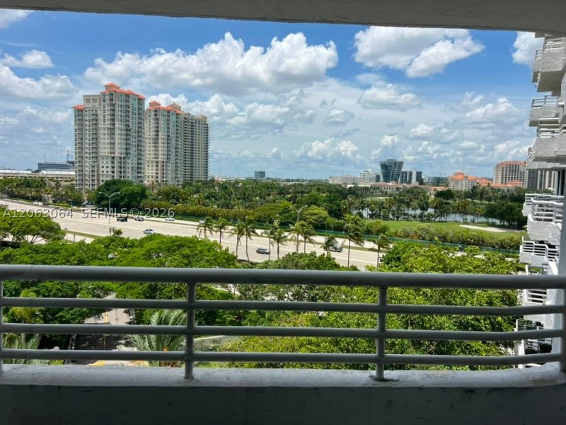 Comprar apartamento en Parc Central Aventura 803