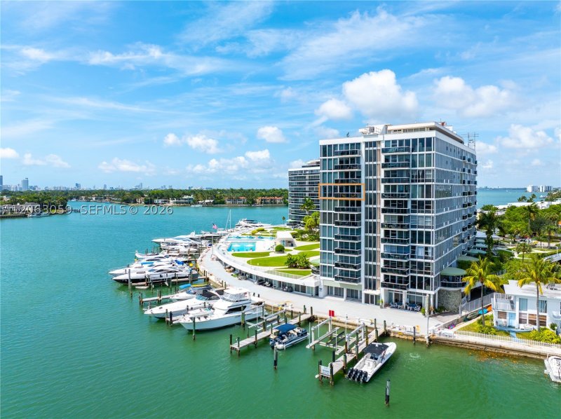 Comprar apartamento en King Cole 702/704