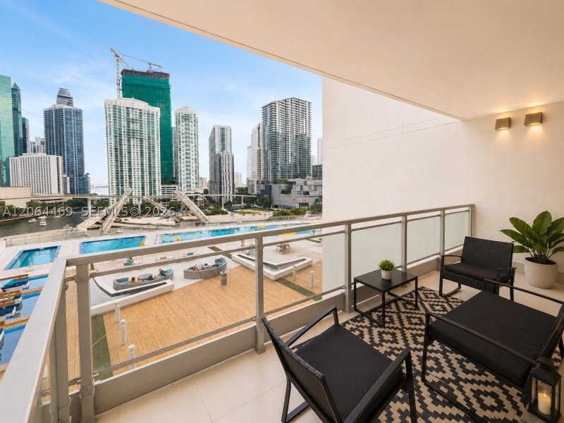 Comprar apartamento no Mint at Riverfront 1210