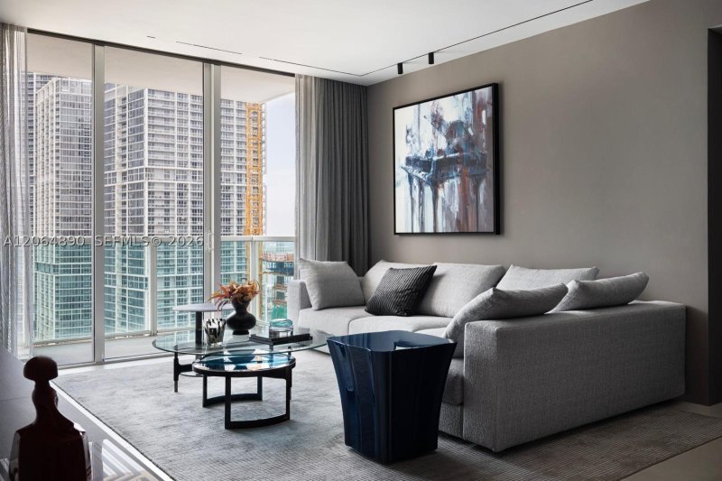 Aluguel de apartamento no Brickell on the River North 3718