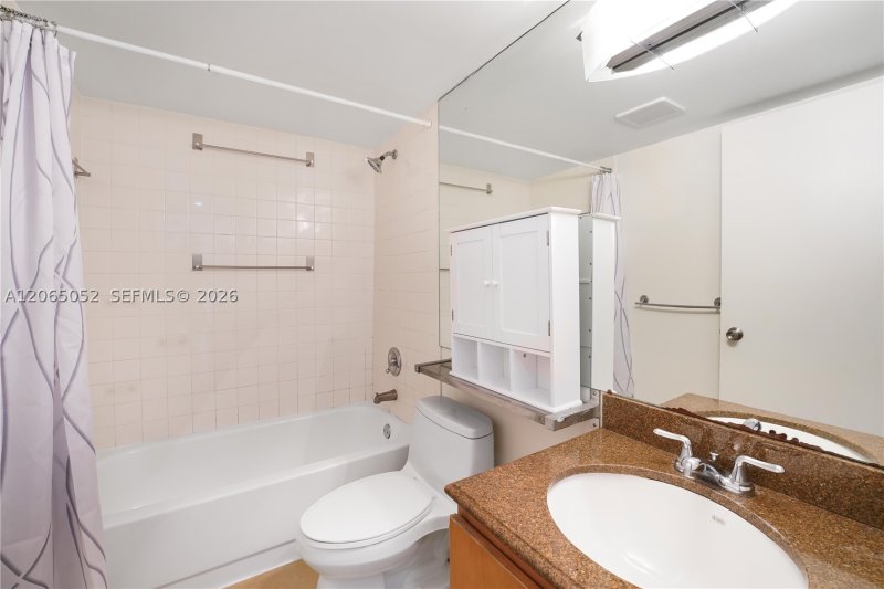 Condo for sale at Isola Brickell Key 808