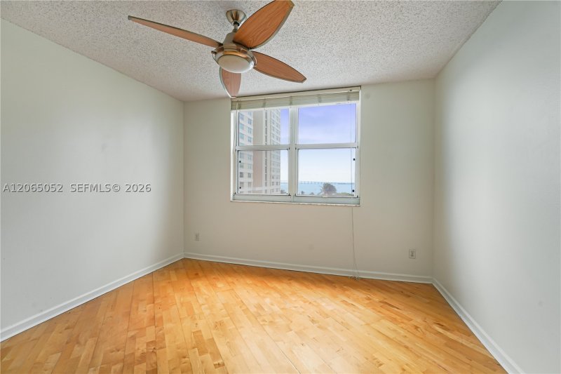 Condo for sale at Isola Brickell Key 808