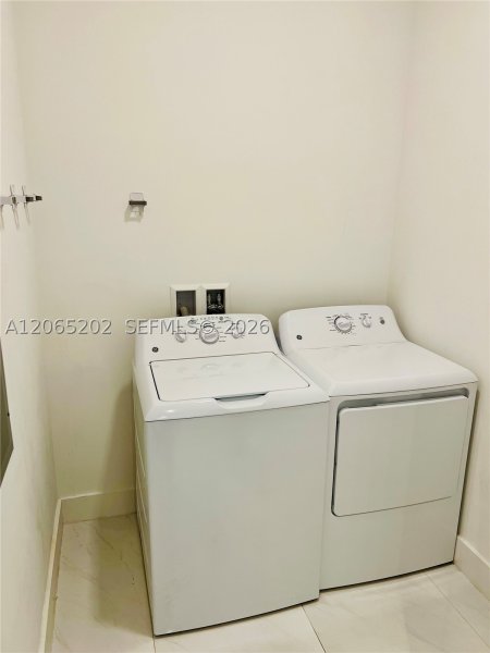 Alquiler de apartamento en Merrick Manor 210