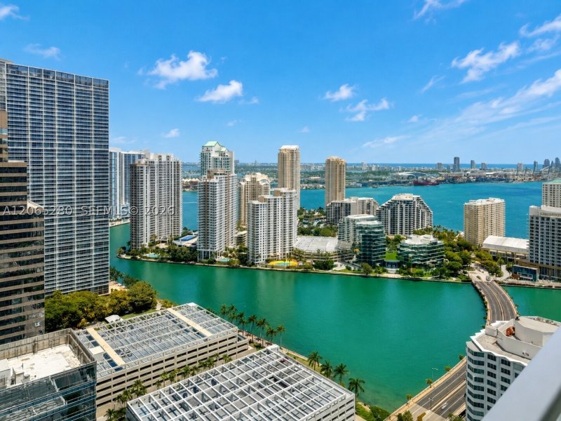 Comprar apartamento no The Plaza Tower I 3904