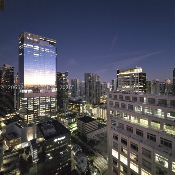 Comprar apartamento no The Plaza Tower I 3904