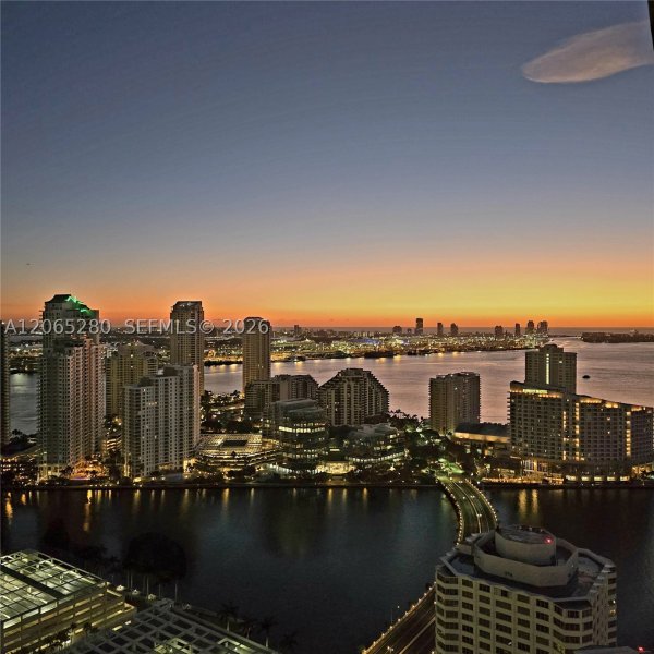 Comprar apartamento no The Plaza Tower I 3904
