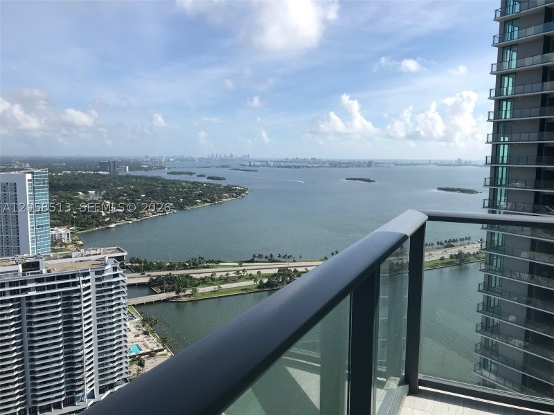 Comprar apartamento no Paraiso Bay Miami 4508