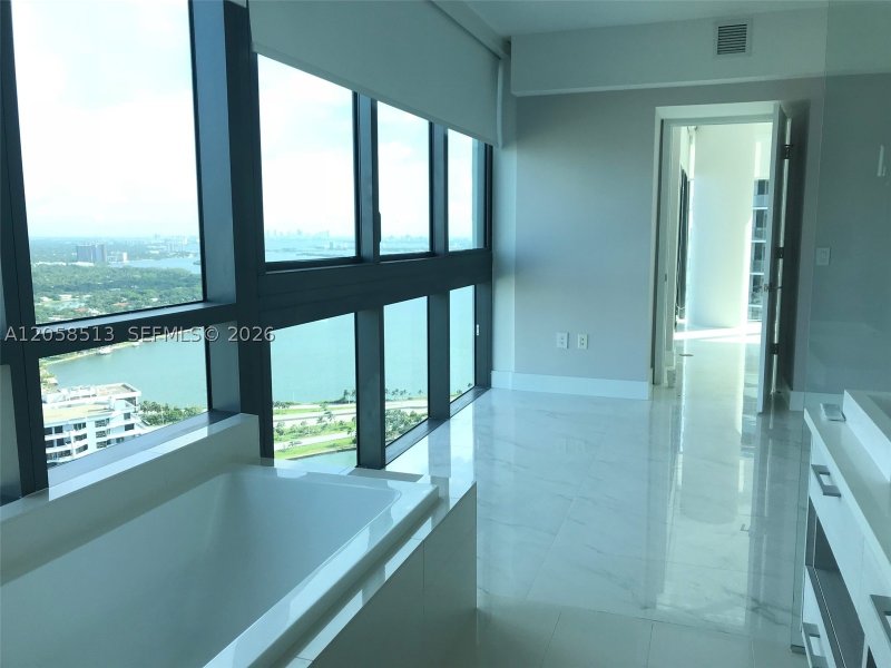 Comprar apartamento no Paraiso Bay Miami 4508