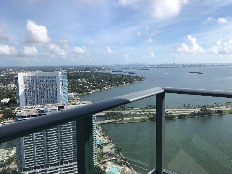 Comprar apartamento no Paraiso Bay Miami 4508