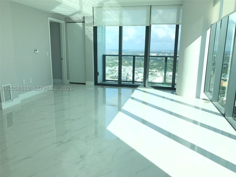 Comprar apartamento no Paraiso Bay Miami 4508