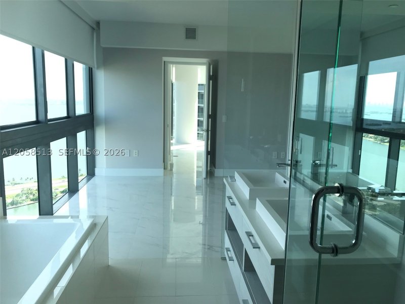 Comprar apartamento no Paraiso Bay Miami 4508