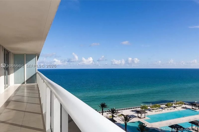 Aluguel de apartamento no Beach Club Two 1606