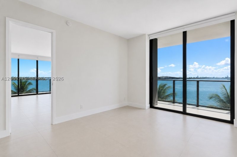 Comprar apartamento no One Paraiso 306