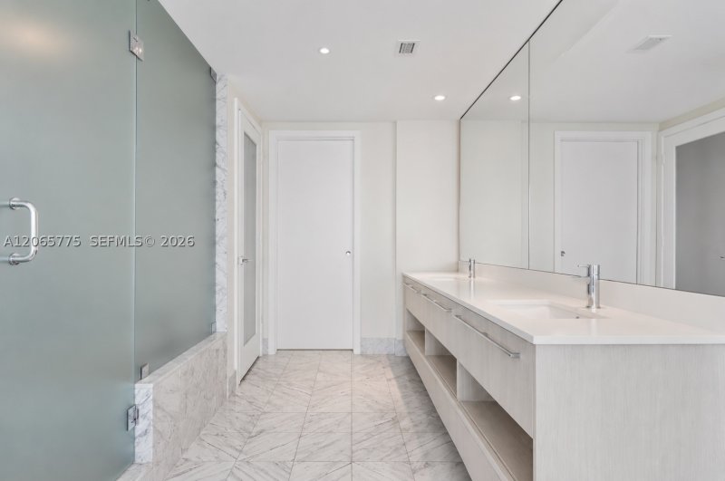 Comprar apartamento no One Paraiso 306