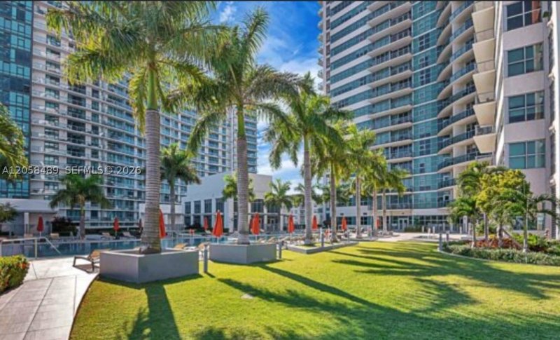 Alquiler de apartamento en Midtown Miami 4 H1113
