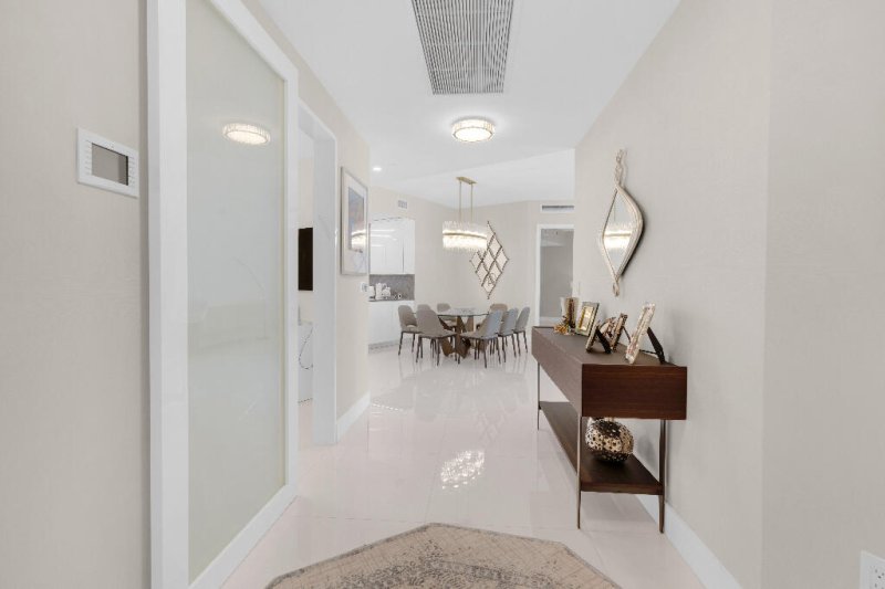 Condo for sale at Trump Tower Three 2207