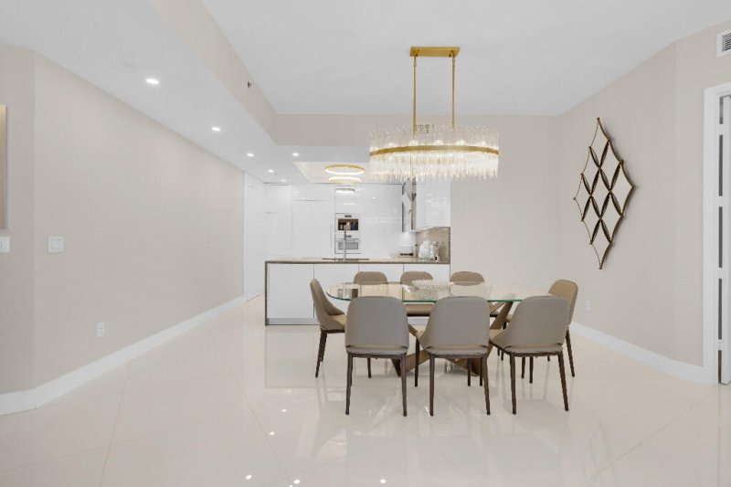 Condo for sale at Trump Tower Three 2207