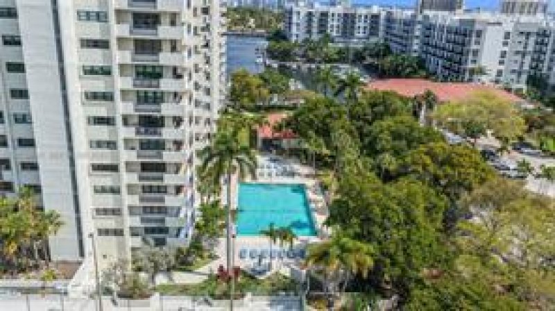 Alquiler de apartamento en The Tower at Port Royale 1009