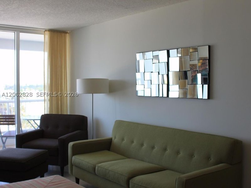 Alquiler de apartamento en Marbella Surfside 603