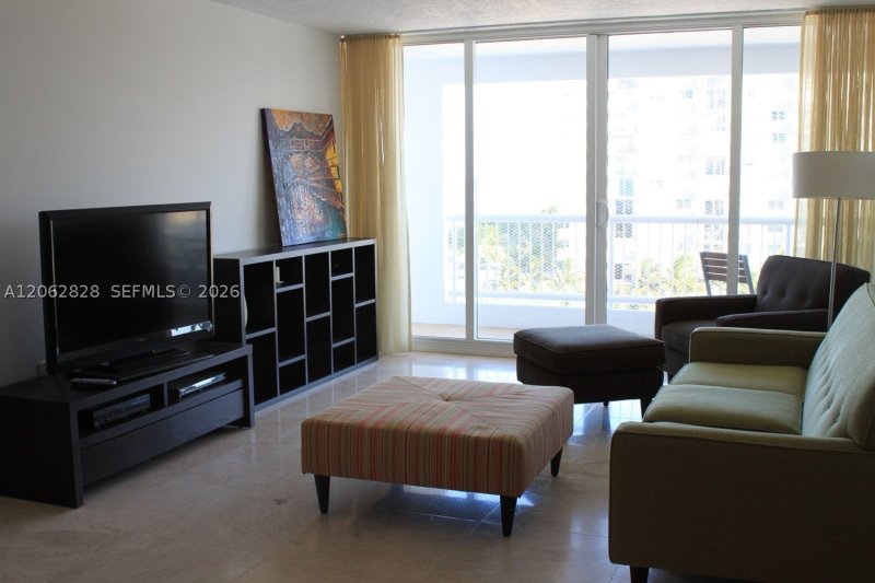 Alquiler de apartamento en Marbella Surfside 603